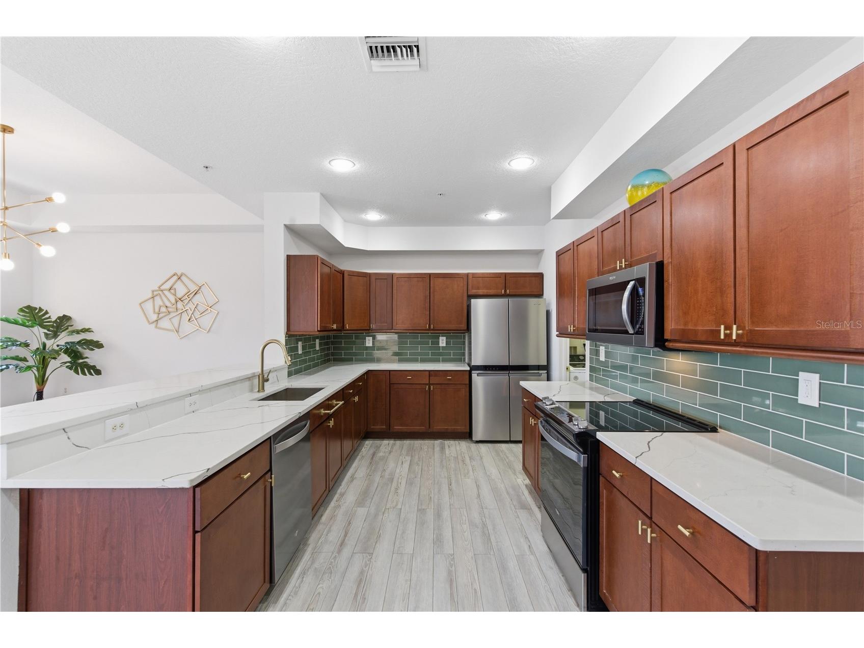 642 Wells Court #402 Clearwater FL 33756 TB8482877 image6