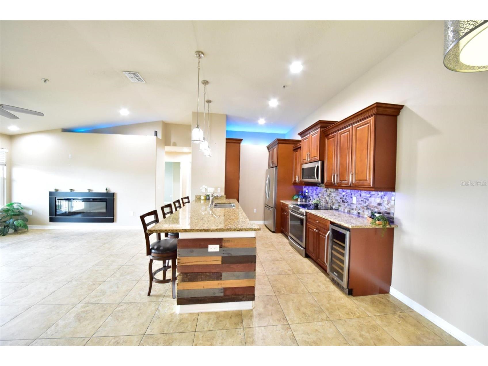 6420 Banyan Boulevard #303 New Port Richey FL 34652 - GULF OF AMERICA TB8532618 image3
