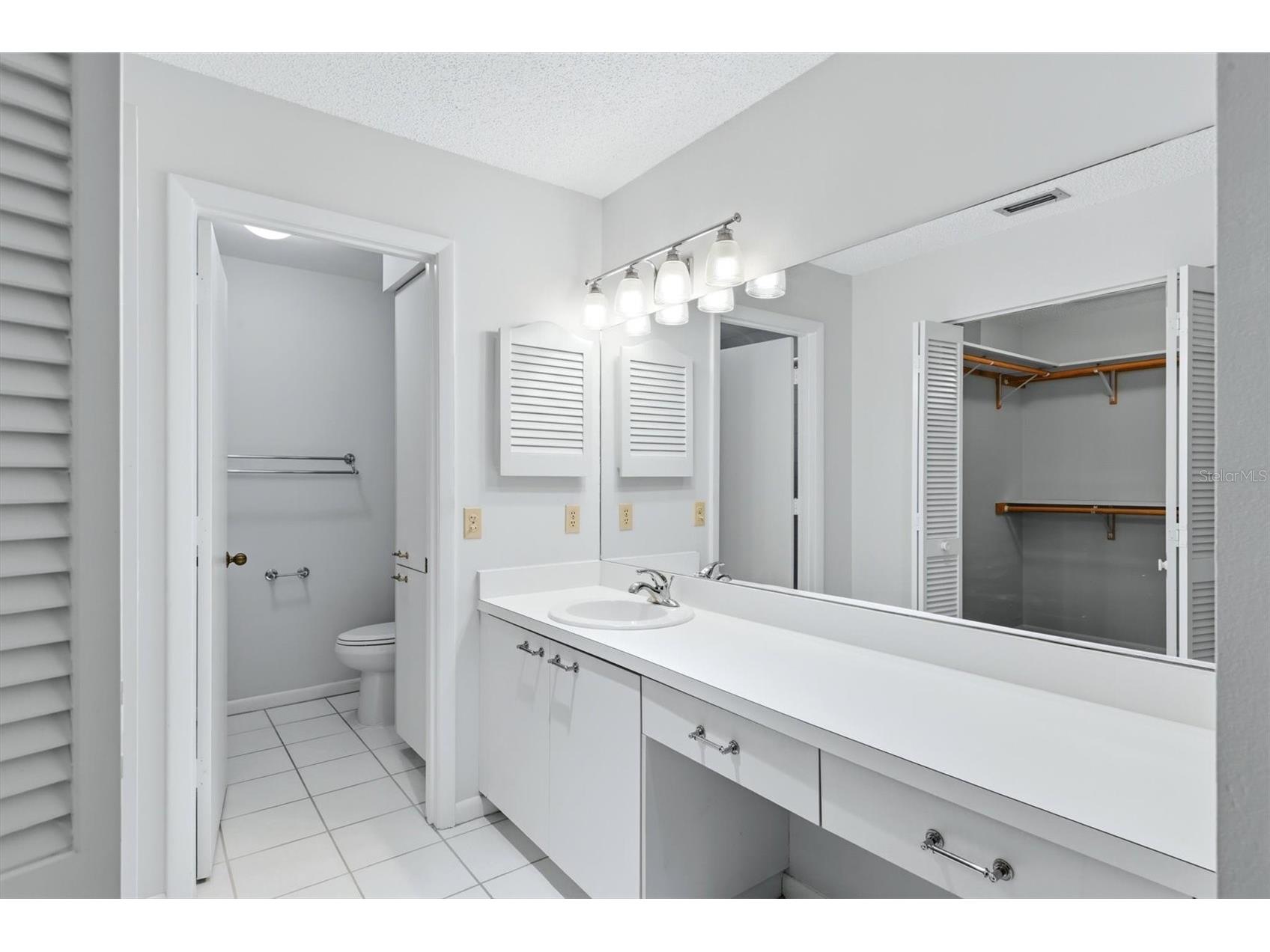 6420 Carrington Circle #35 Sarasota FL 34238 A4694080 image20