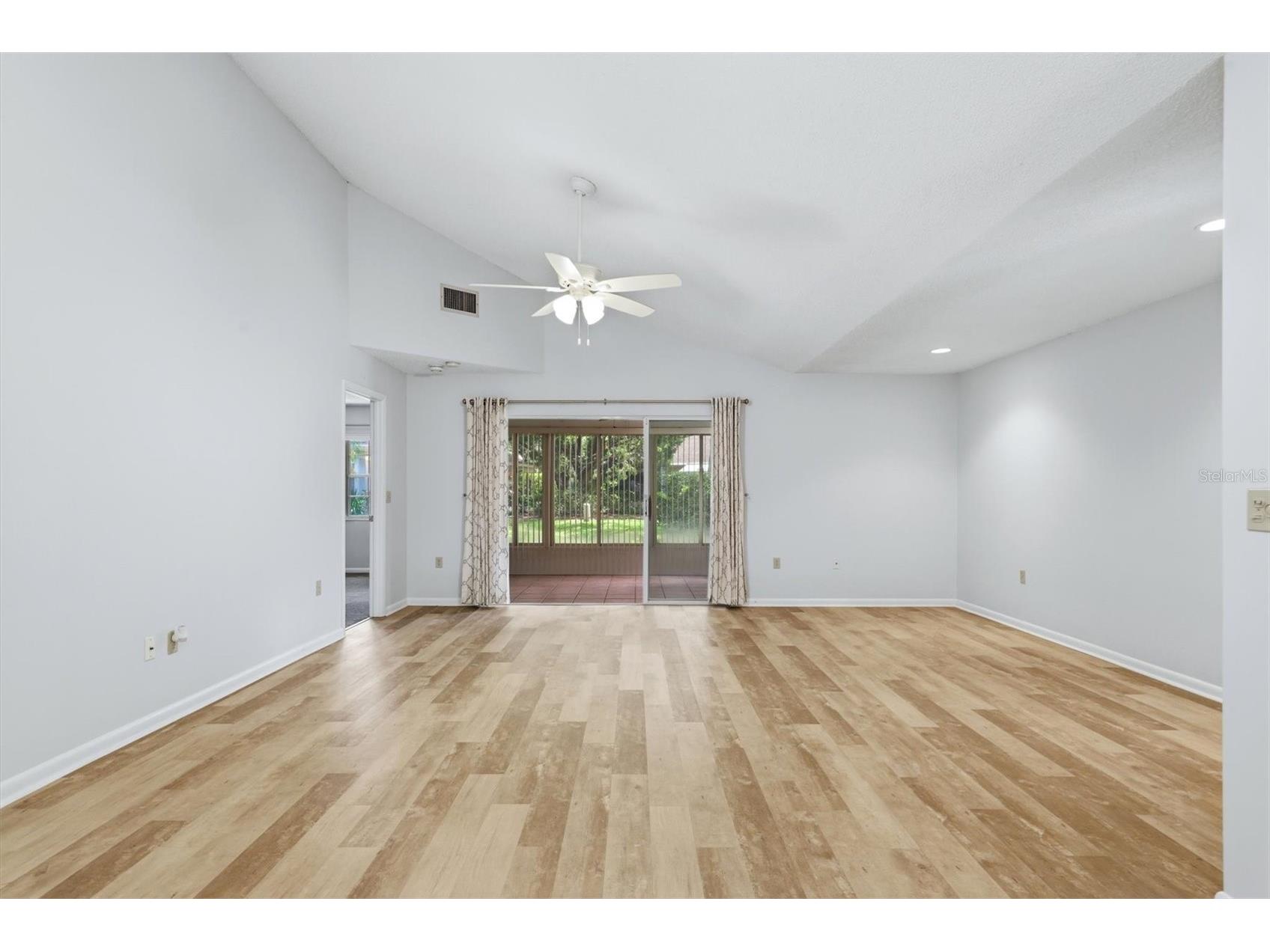 6420 Carrington Circle #35 Sarasota FL 34238 A4694080 image4