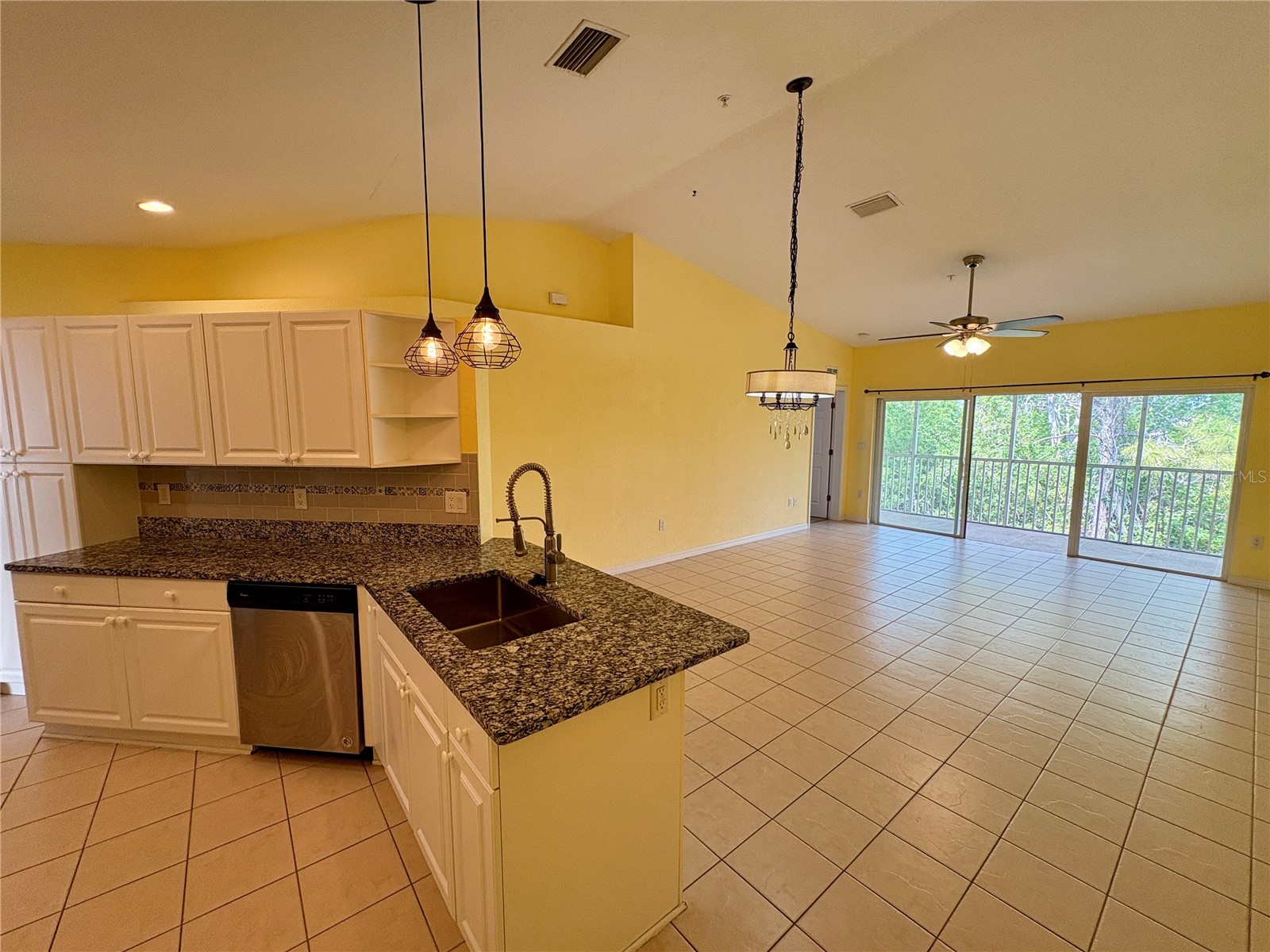 6421 Bay Cedar Lane Bradenton FL 34203 A4688444 image2