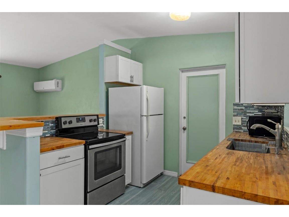 6421 Finance Avenue Weeki Wachee FL 34607 - Bay Lake W7880241 image18