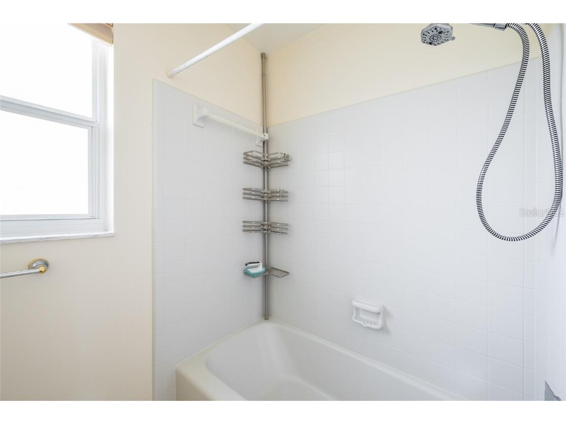 6421 Stockbridge Avenue Belle Isle FL 32809 - CONWAY CHAIN OF LAKES O6351479 image26