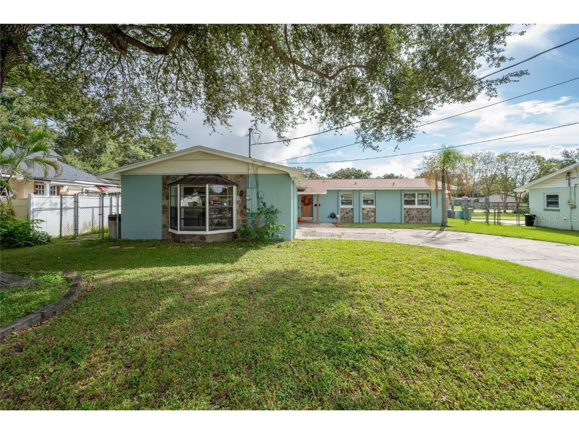 6421 Stockbridge Avenue Belle Isle FL 32809 - CONWAY CHAIN OF LAKES O6351479 image5