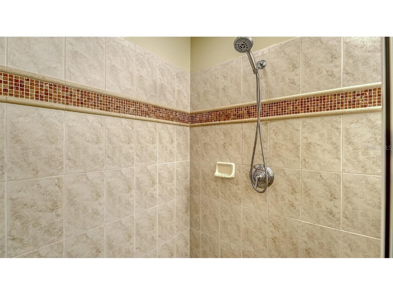 6422 Moorings Point Circle #101 Lakewood Ranch FL 34202 - LAKE UIHLEIN A4657638 image25