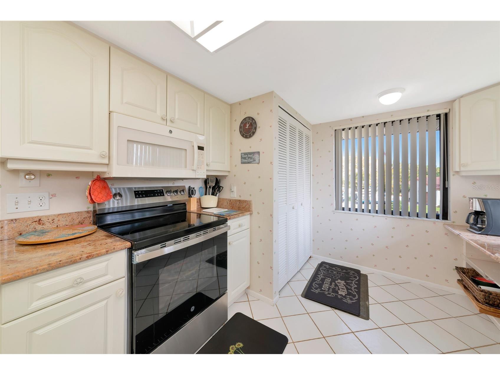 6423 Egret Lane #406 Bradenton FL 34210 A4686906 image17