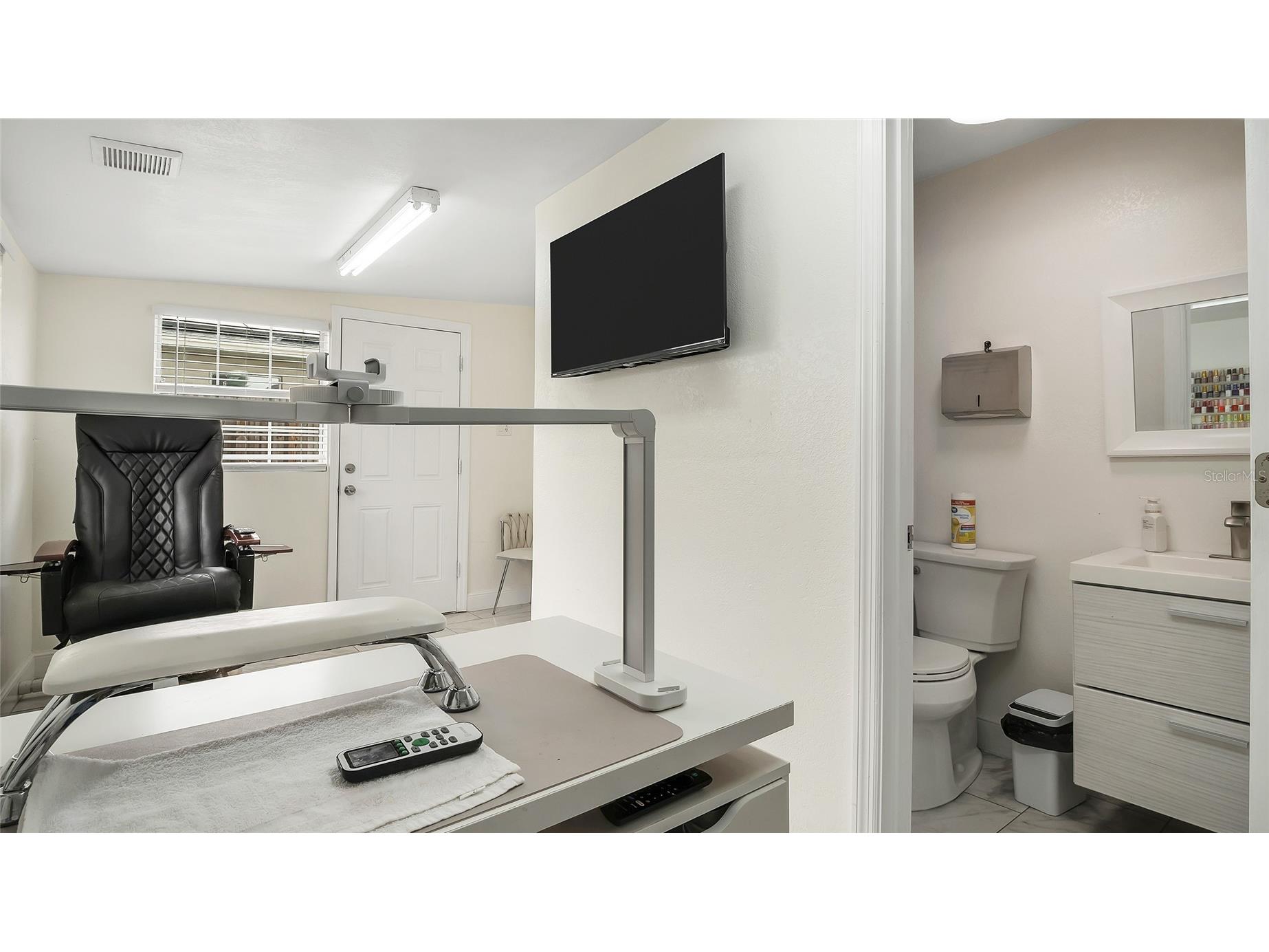 6424 Yorkshire Rd Tampa FL 33634 TB8516200 image35