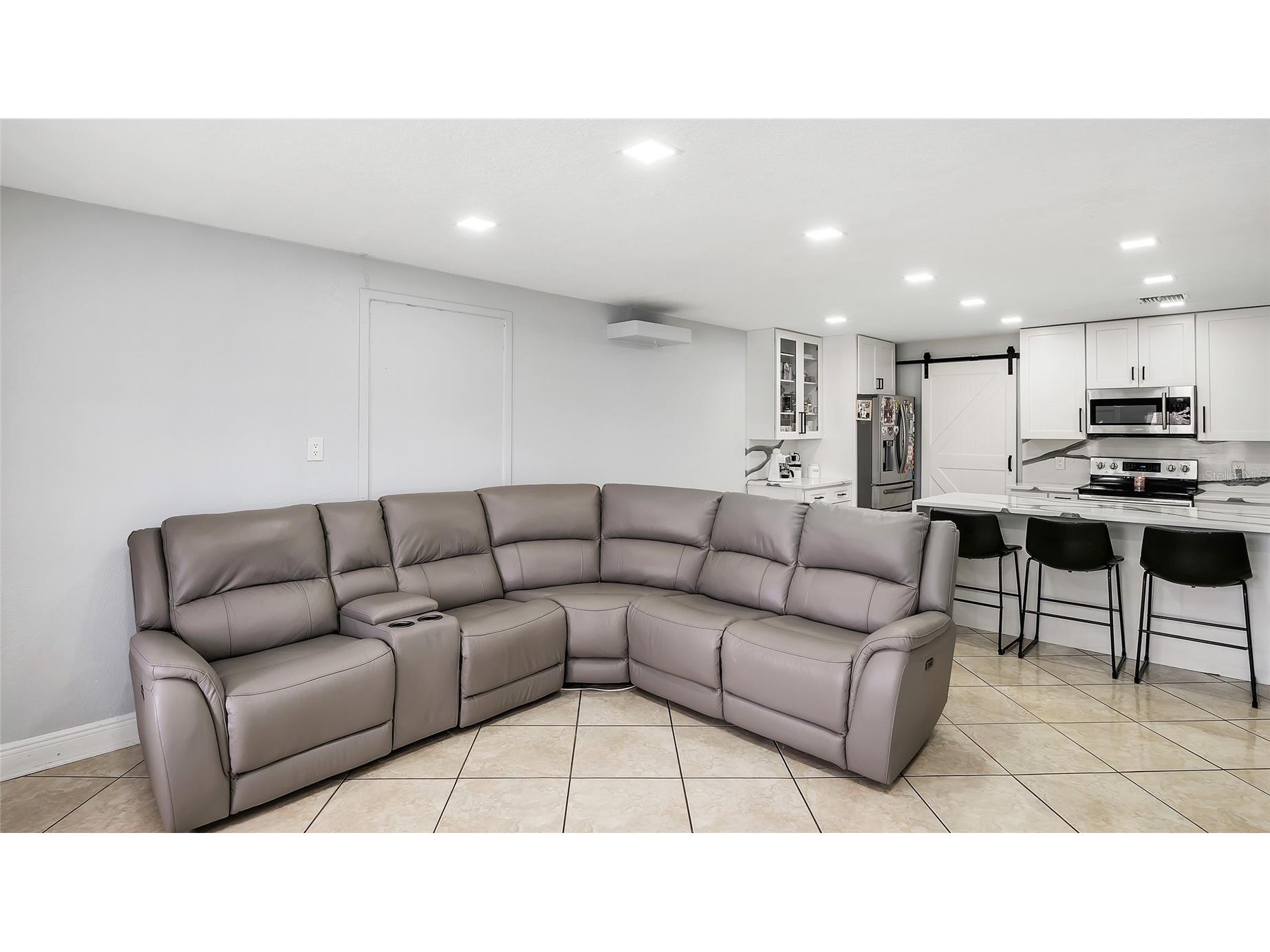 6424 Yorkshire Rd Tampa FL 33634 TB8516200 image6
