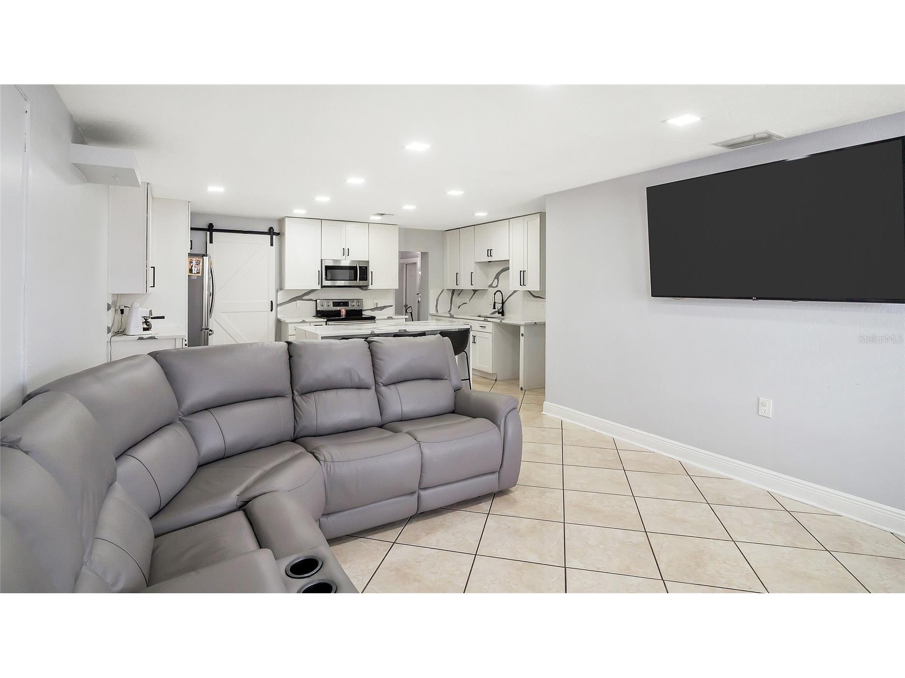 6424 Yorkshire Rd Tampa FL 33634 TB8516200 image7