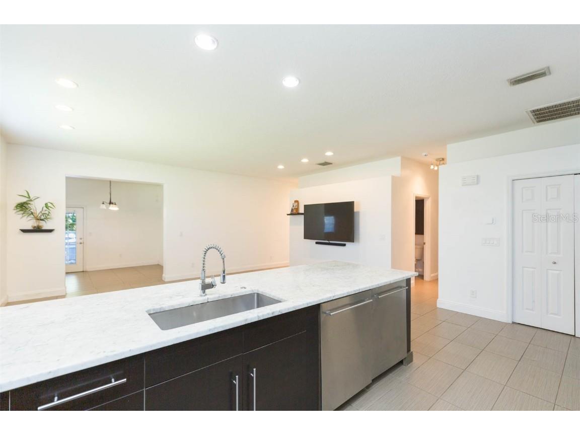 6426 31st Street S Saint Petersburg FL 33712 TB8366048 image6