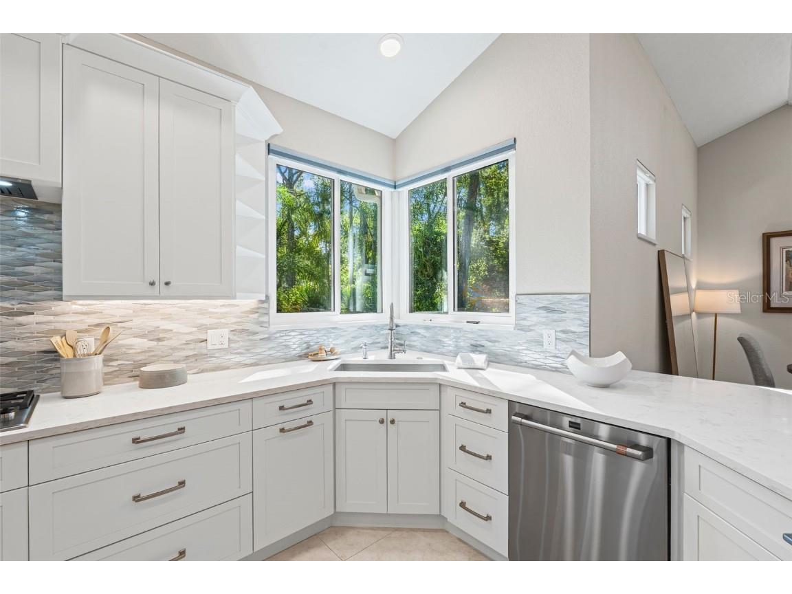 6426 Addington Place University Park FL 34201 A4659323 image16