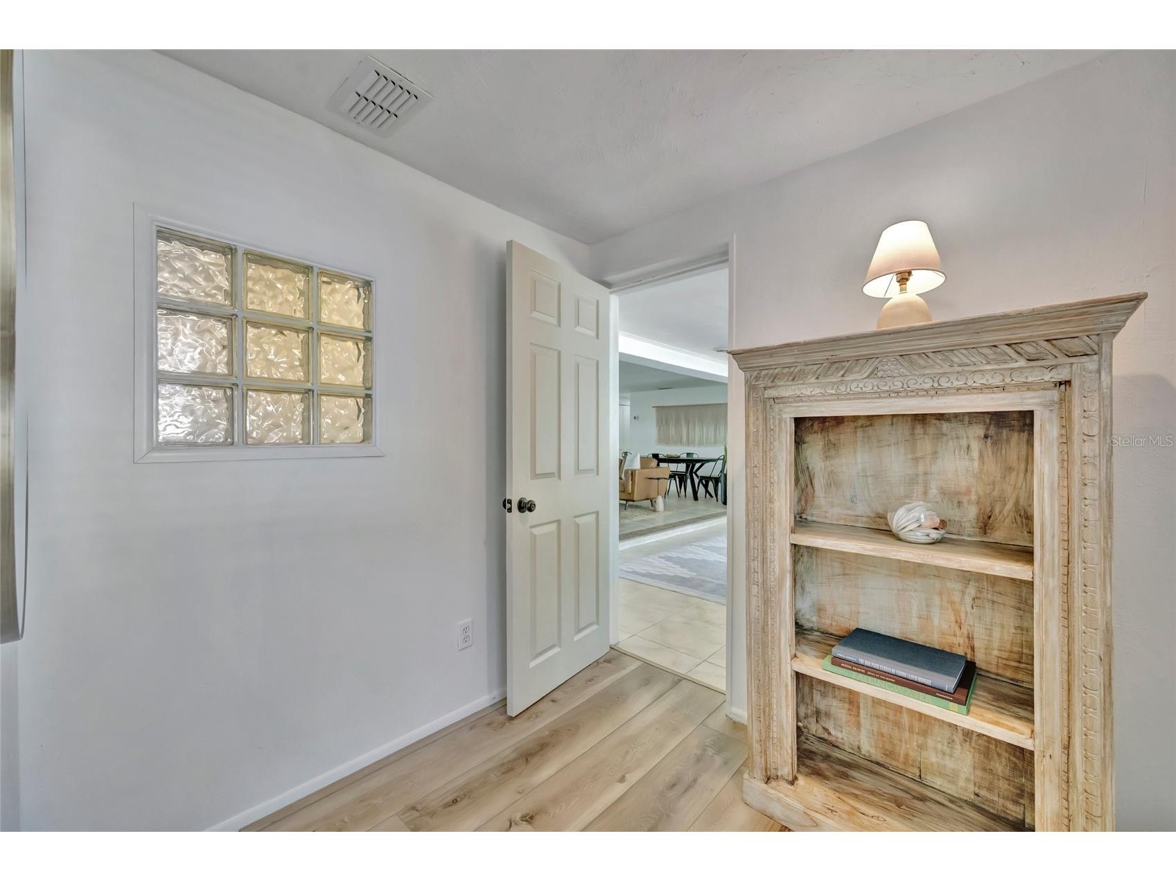 6426 Colonial Drive Sarasota FL 34231 A4681958 image18