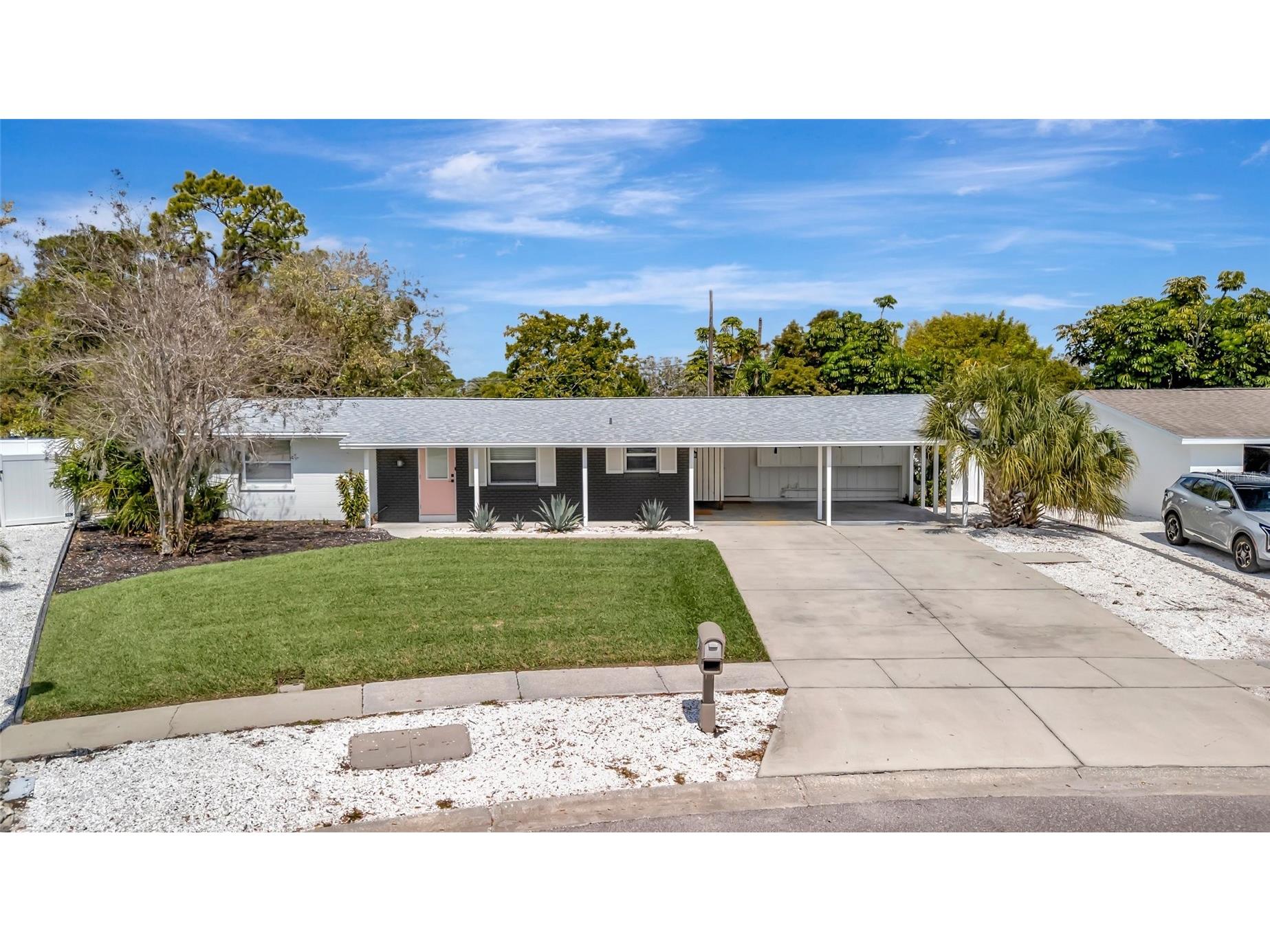 6426 Colonial Drive Sarasota FL 34231 A4681958 image2