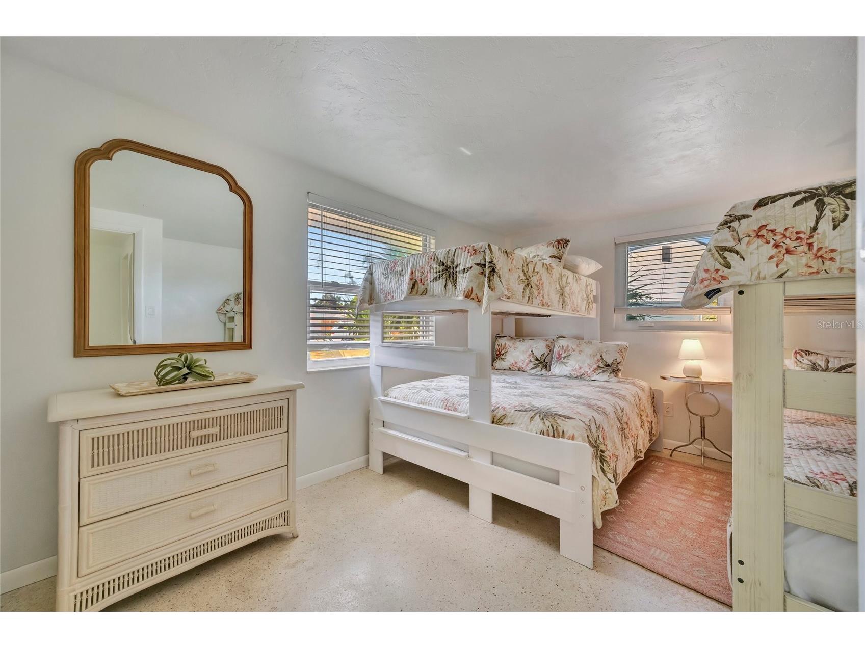 6426 Colonial Drive Sarasota FL 34231 A4681958 image23