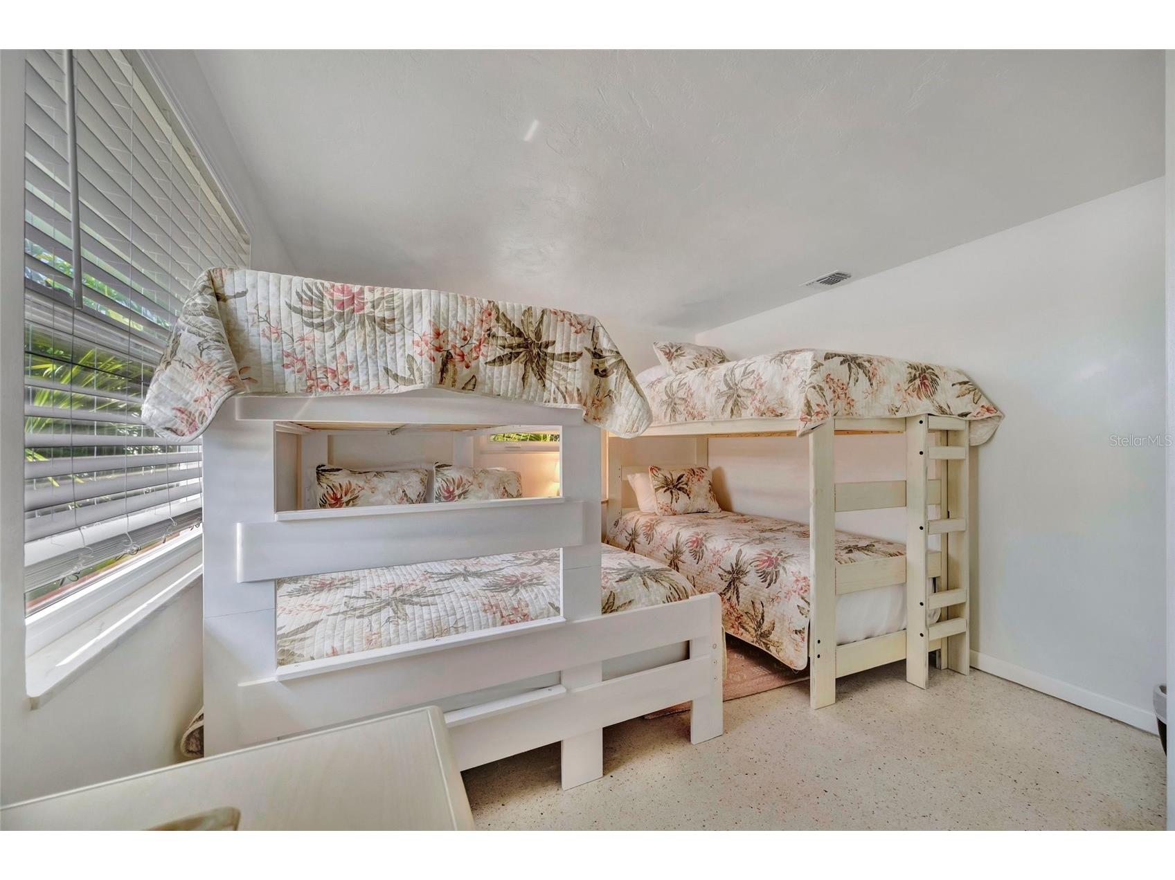 6426 Colonial Drive Sarasota FL 34231 A4681958 image24