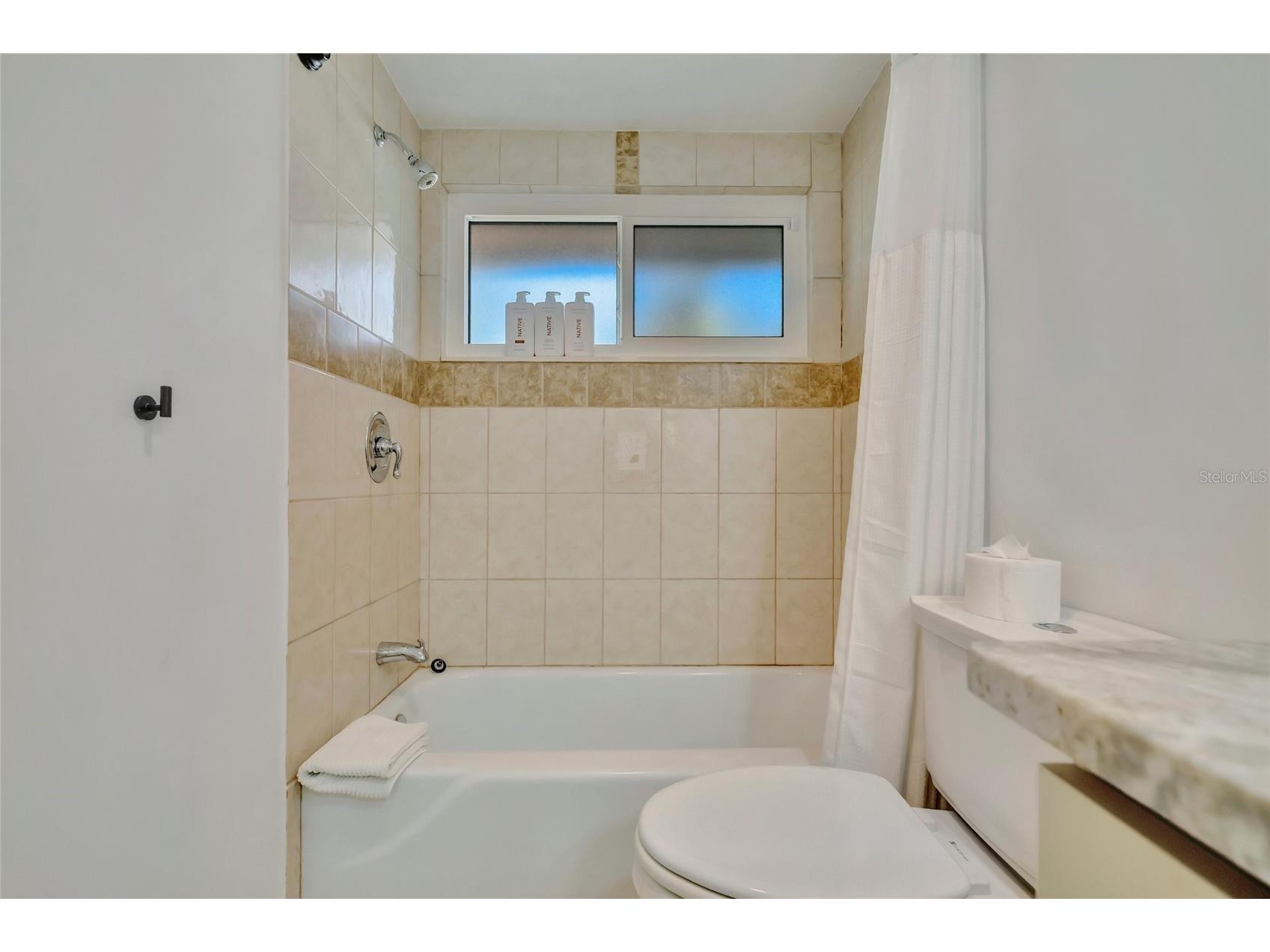 6426 Colonial Drive Sarasota FL 34231 A4681958 image28