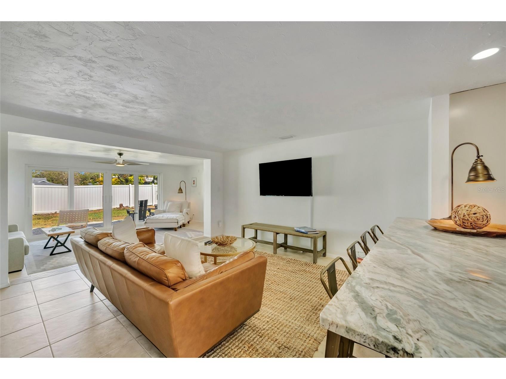 6426 Colonial Drive Sarasota FL 34231 A4681958 image9