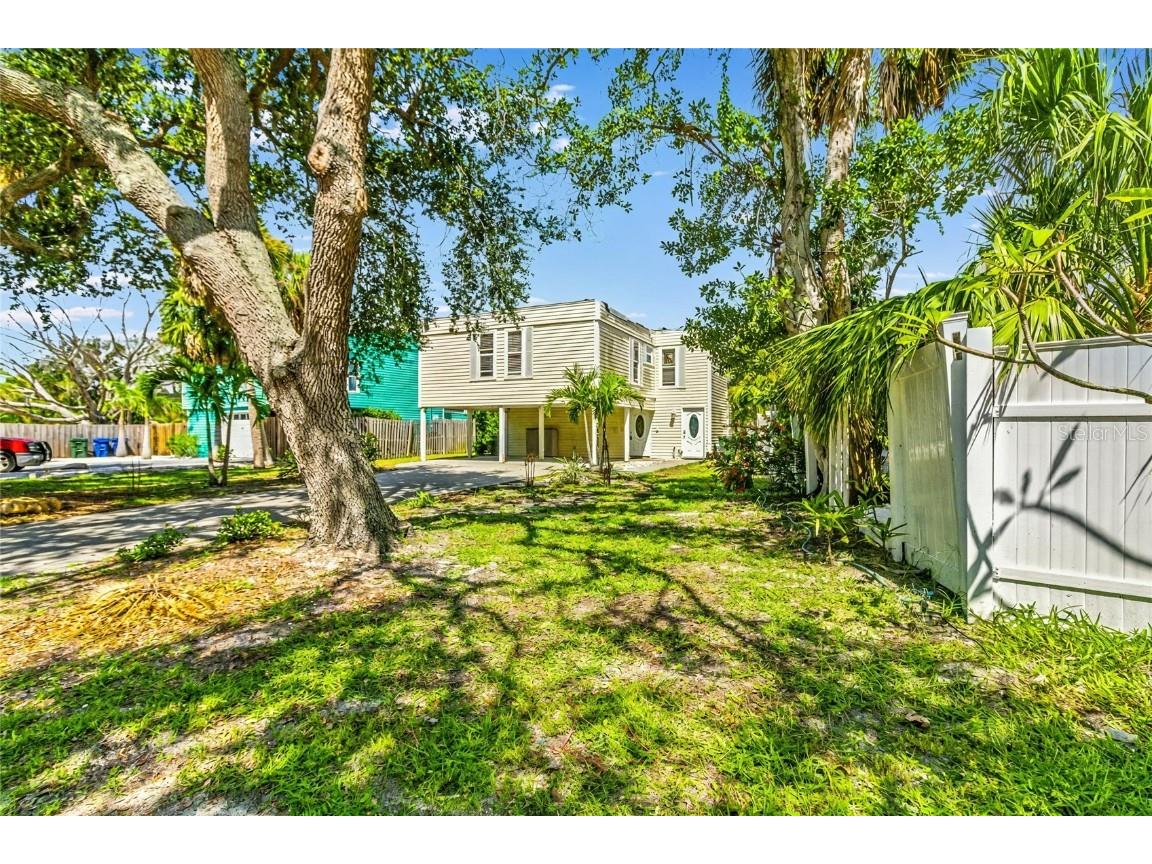 643 Calle De Peru Sarasota FL 34242 A4658846 image9