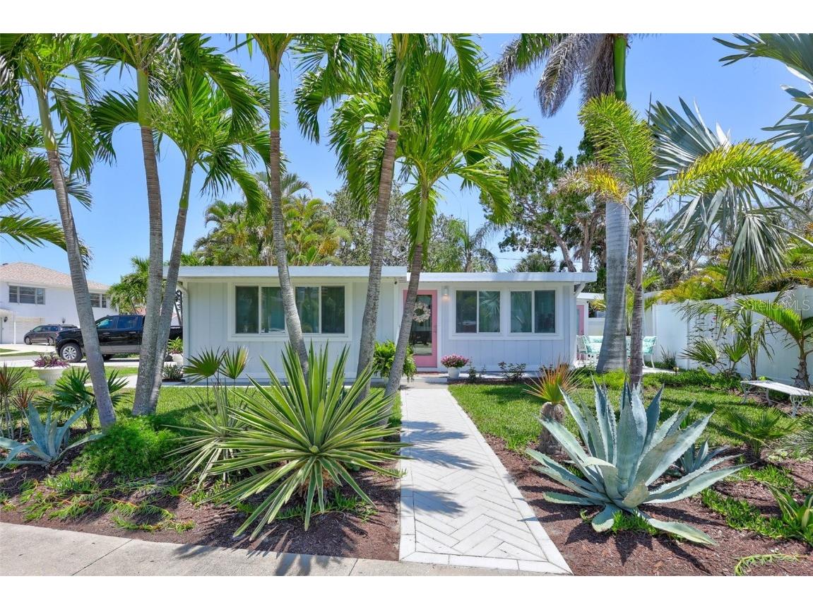 643 Calle Del Otono Sarasota FL 34242 A4653312 image1