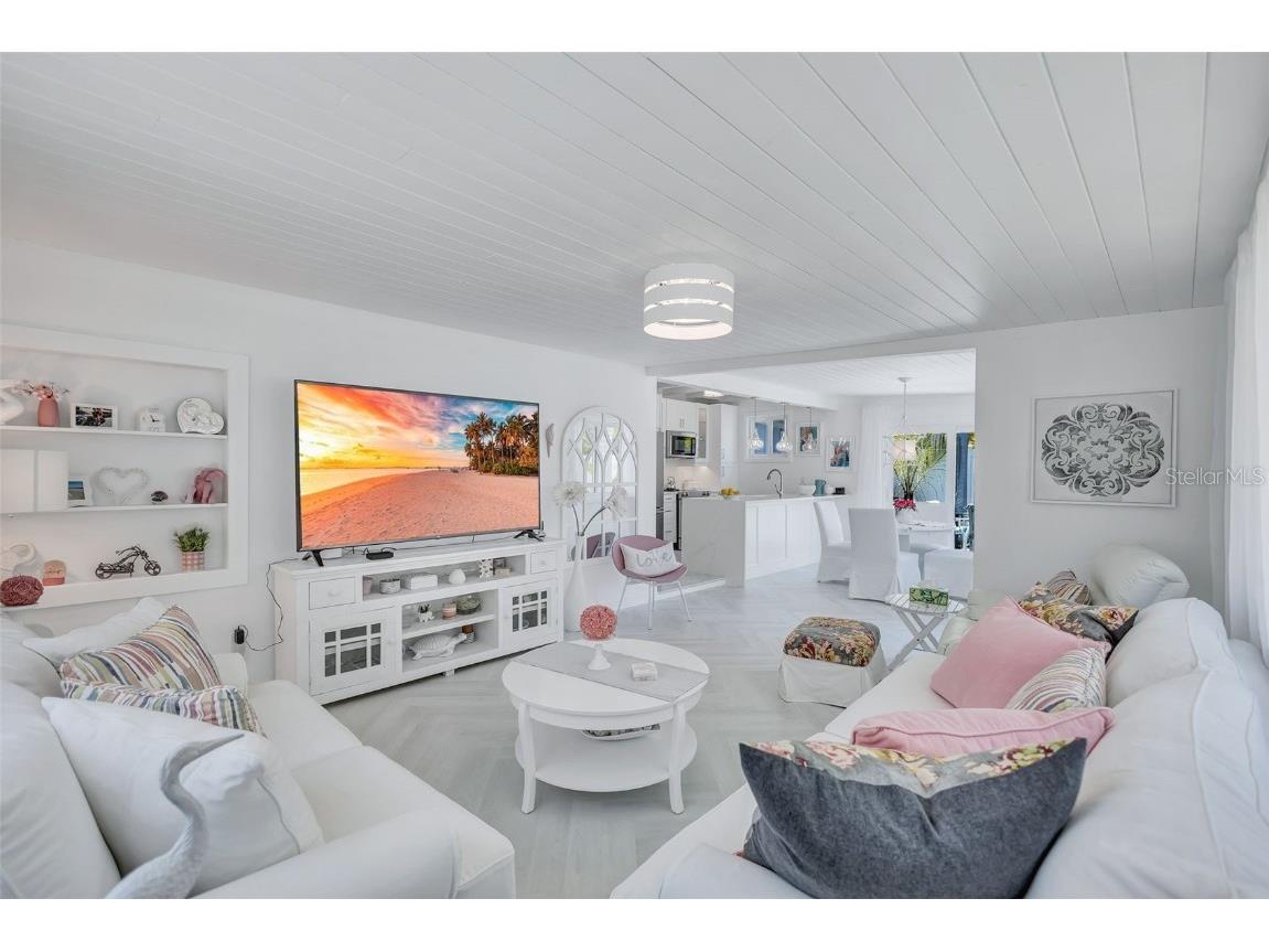 643 Calle Del Otono Sarasota FL 34242 A4653312 image15