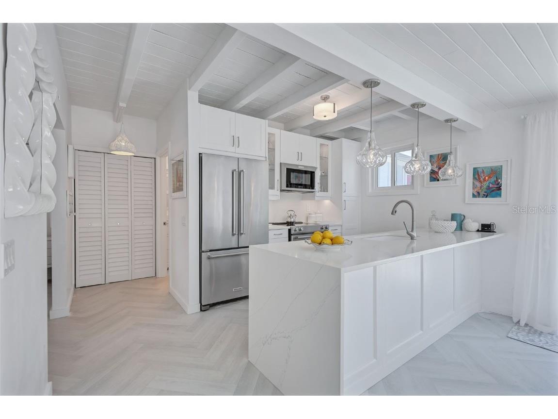 643 Calle Del Otono Sarasota FL 34242 A4653312 image18