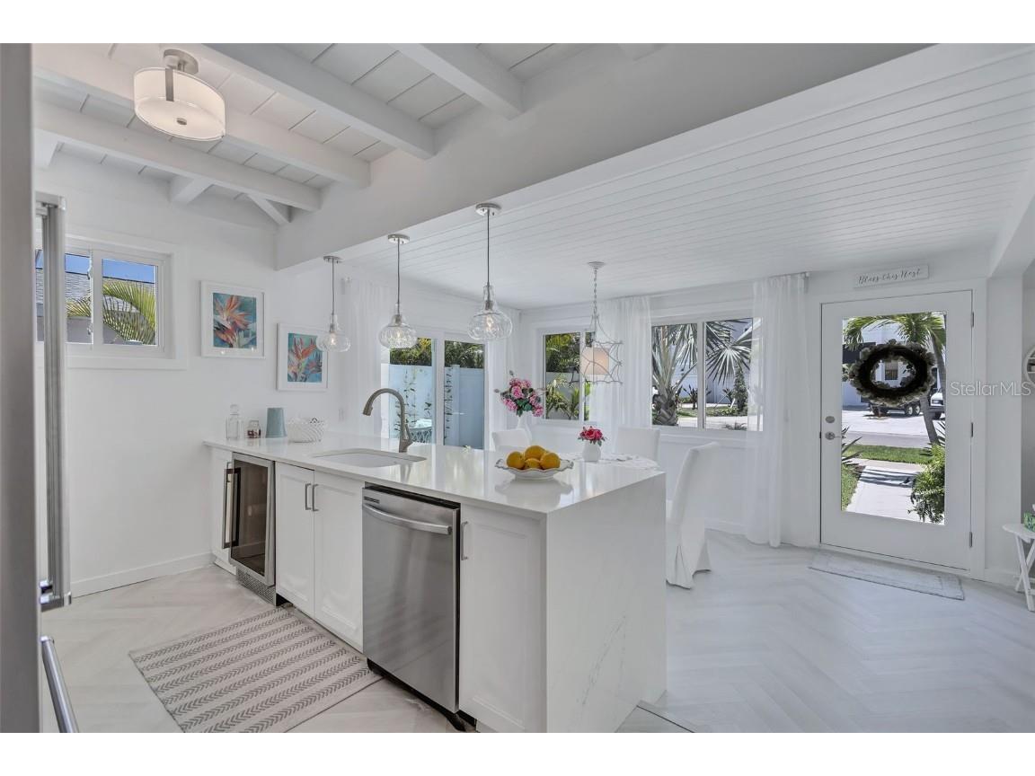 643 Calle Del Otono Sarasota FL 34242 A4653312 image20