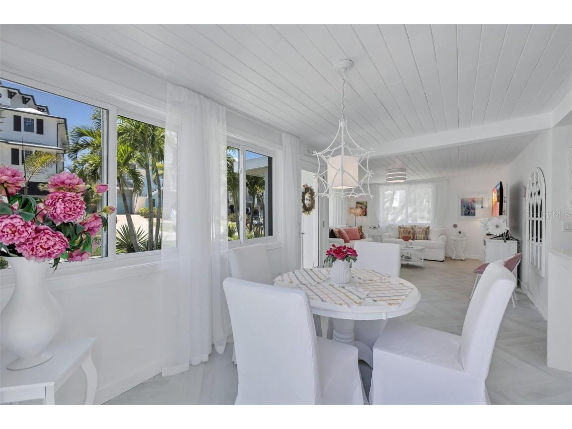 643 Calle Del Otono Sarasota FL 34242 A4653312 image25