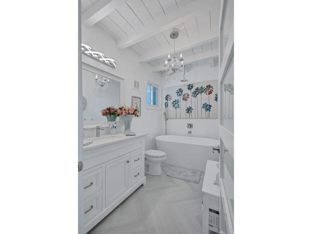 643 Calle Del Otono Sarasota FL 34242 A4653312 image30