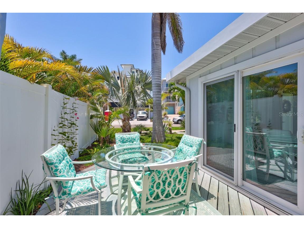 643 Calle Del Otono Sarasota FL 34242 A4653312 image32