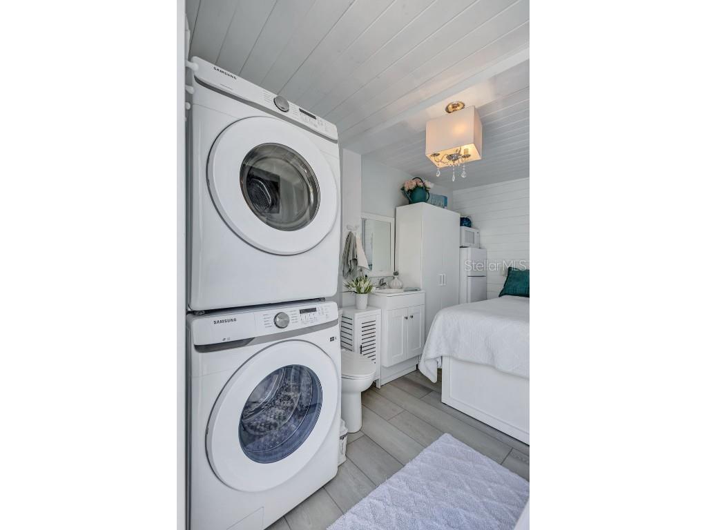 643 Calle Del Otono Sarasota FL 34242 A4653312 image38