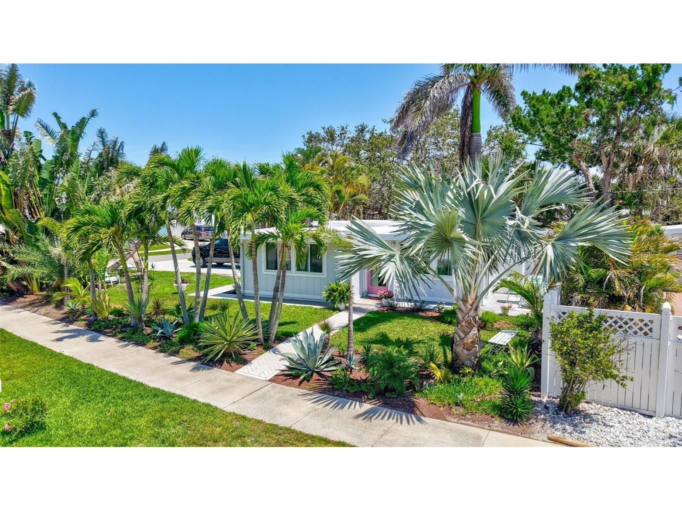 643 Calle Del Otono Sarasota FL 34242 A4653312 image4