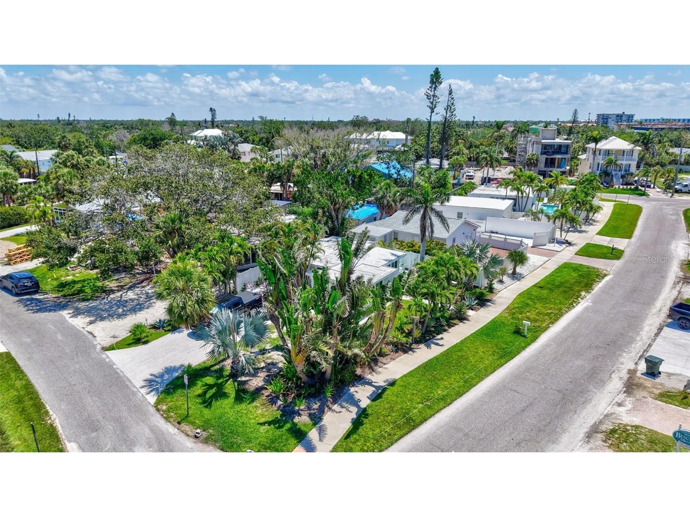 643 Calle Del Otono Sarasota FL 34242 A4653312 image41