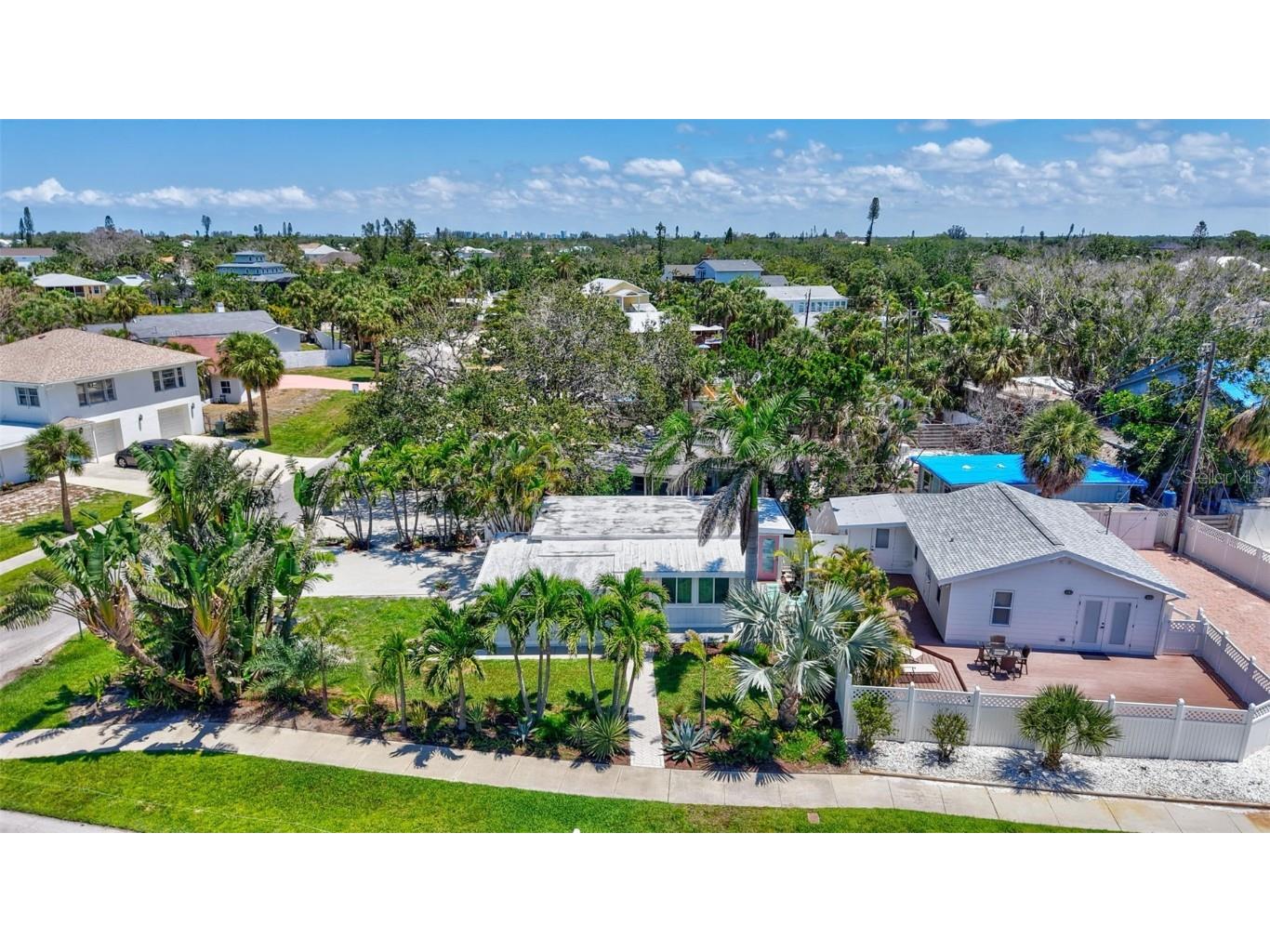 643 Calle Del Otono Sarasota FL 34242 A4653312 image42