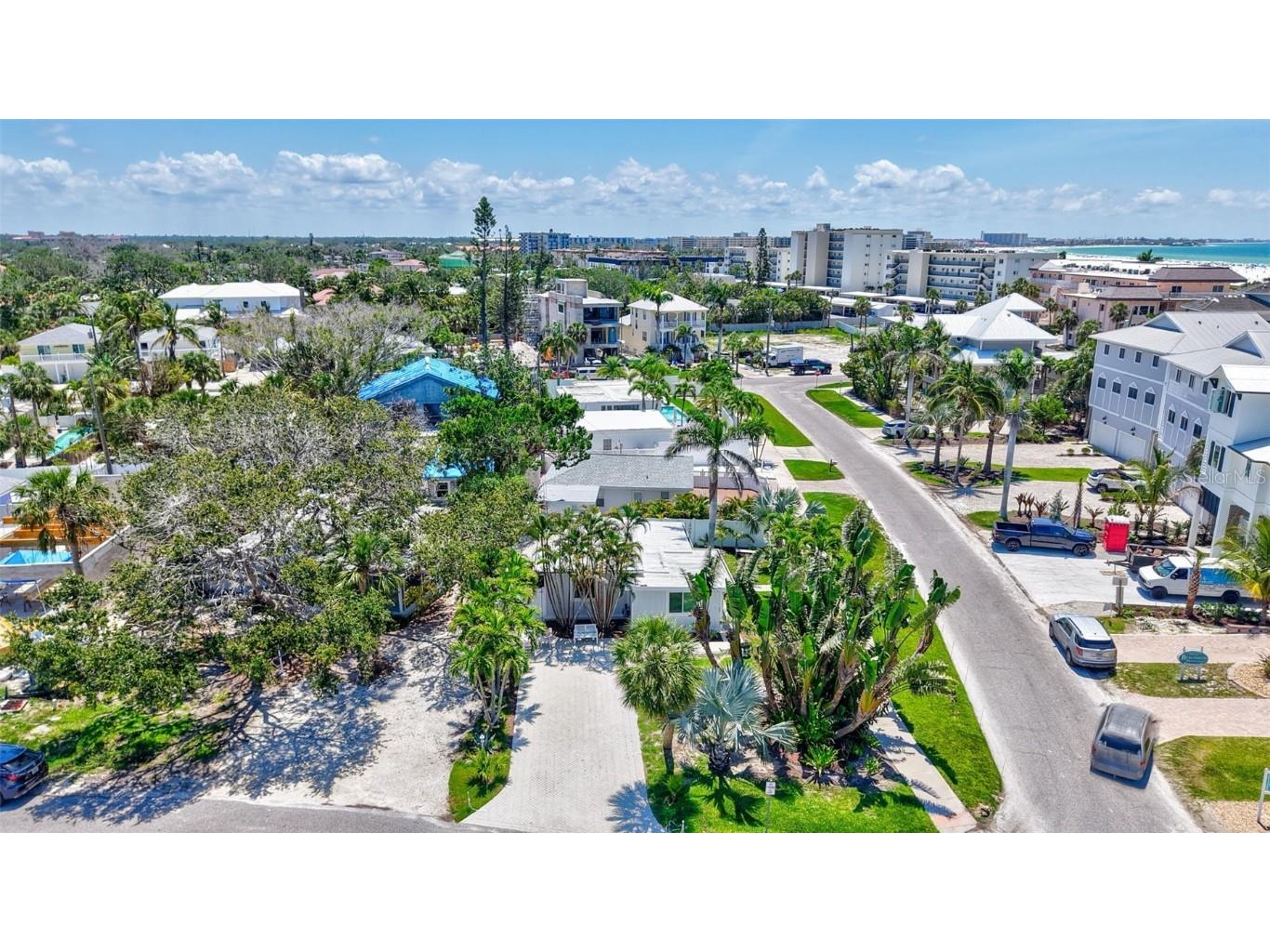 643 Calle Del Otono Sarasota FL 34242 A4653312 image44