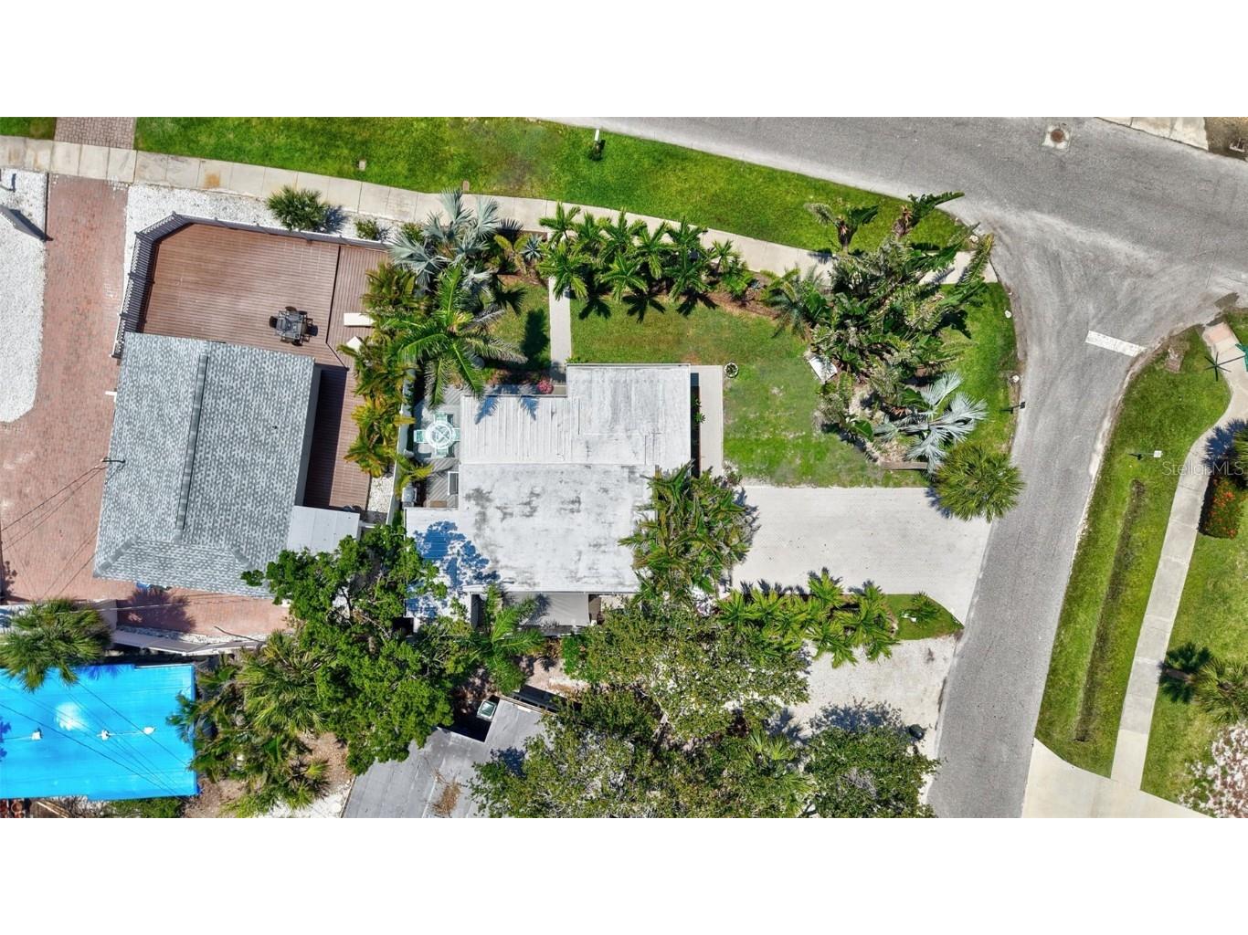 643 Calle Del Otono Sarasota FL 34242 A4653312 image46