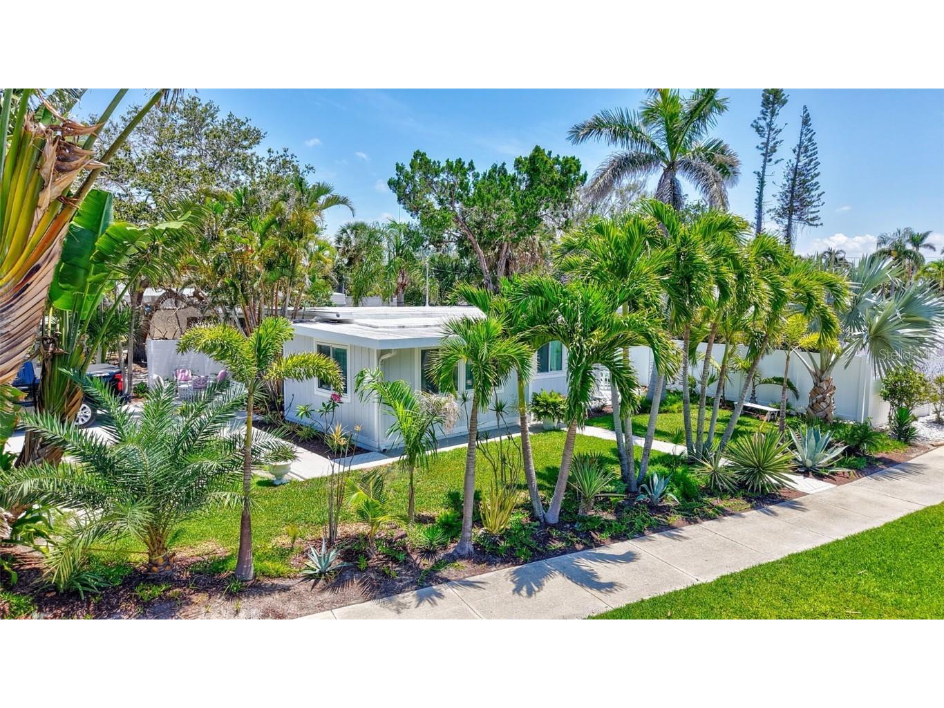 643 Calle Del Otono Sarasota FL 34242 A4653312 image5