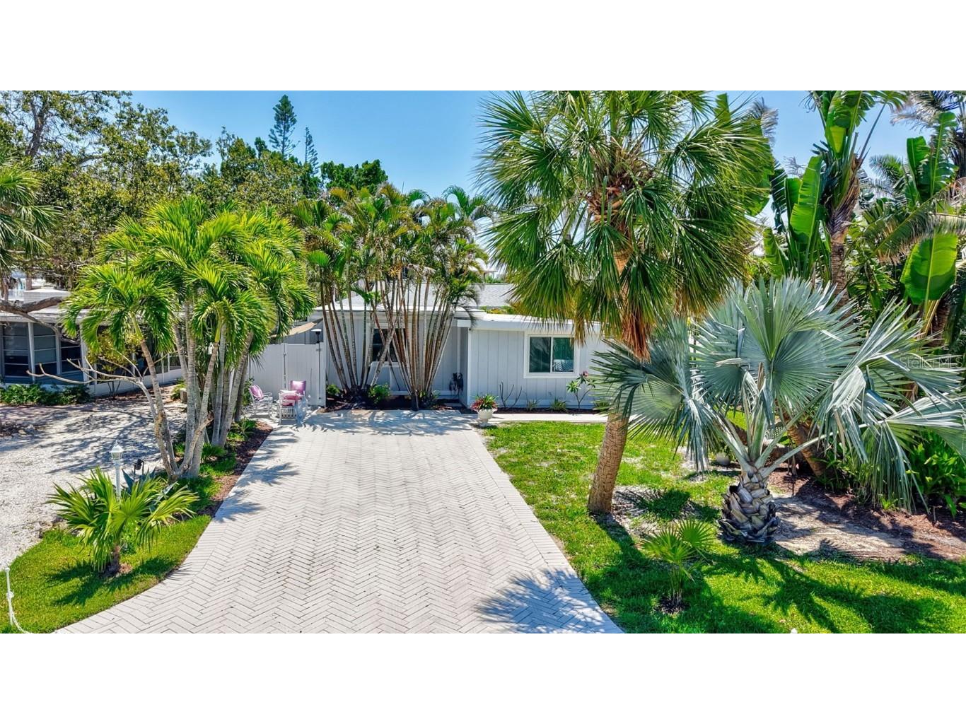 643 Calle Del Otono Sarasota FL 34242 A4653312 image6