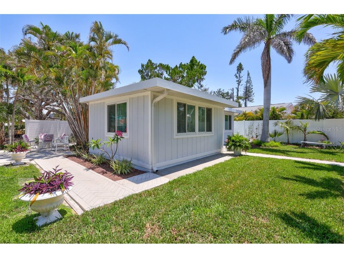 643 Calle Del Otono Sarasota FL 34242 A4653312 image8