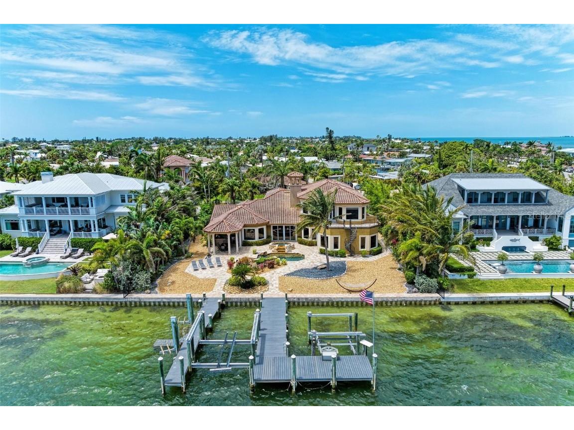 643 Key Royale Drive Holmes Beach FL 34217 A4568501 image1