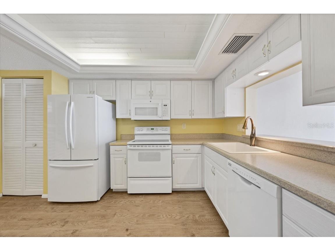 6430 Sun Eagle Lane #103 Bradenton FL 34210 - SARASOTA BAY A4642335 image9