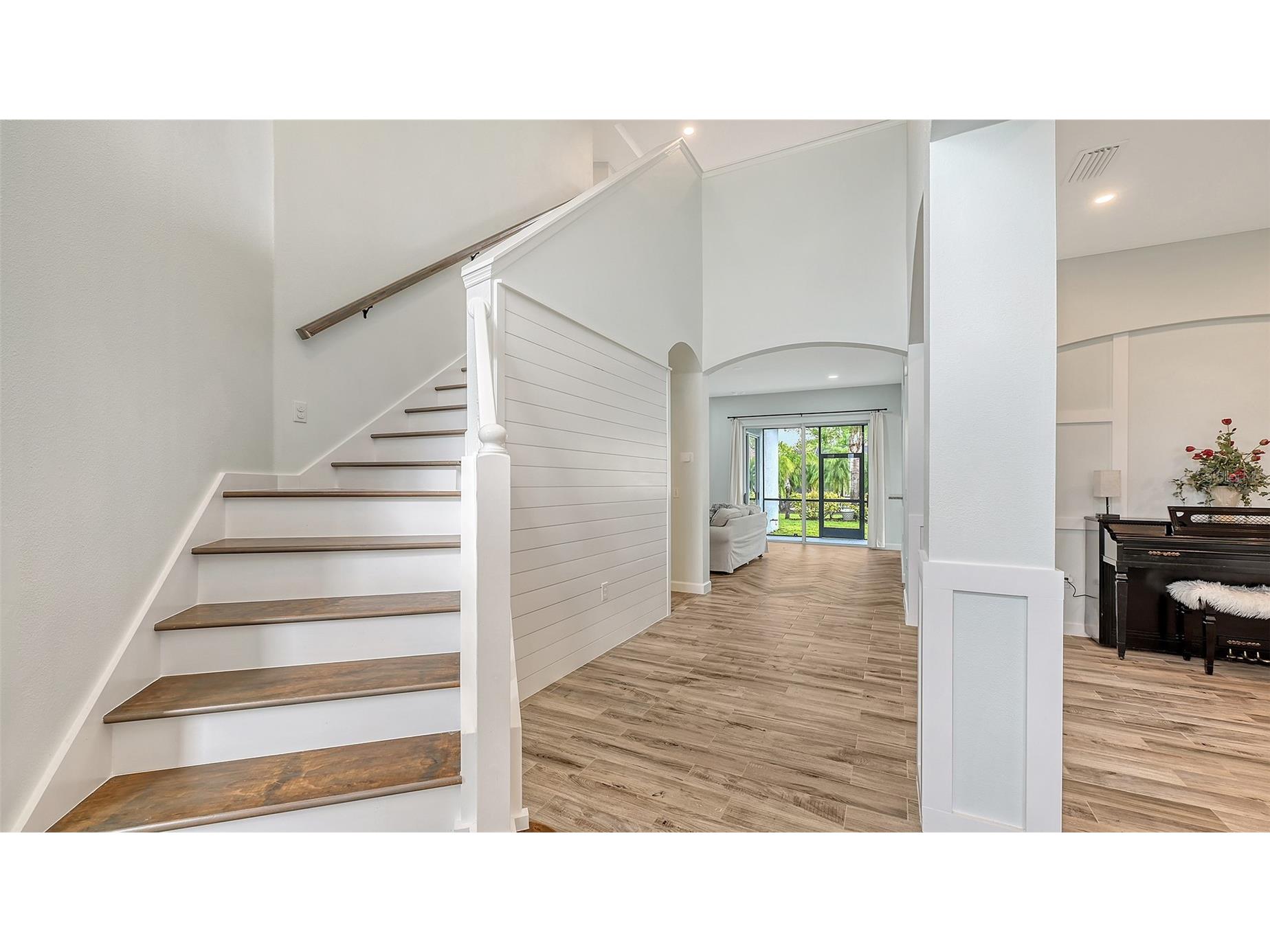 6433 Blue Grosbeak Circle Lakewood Ranch FL 34202 A4681479 image4