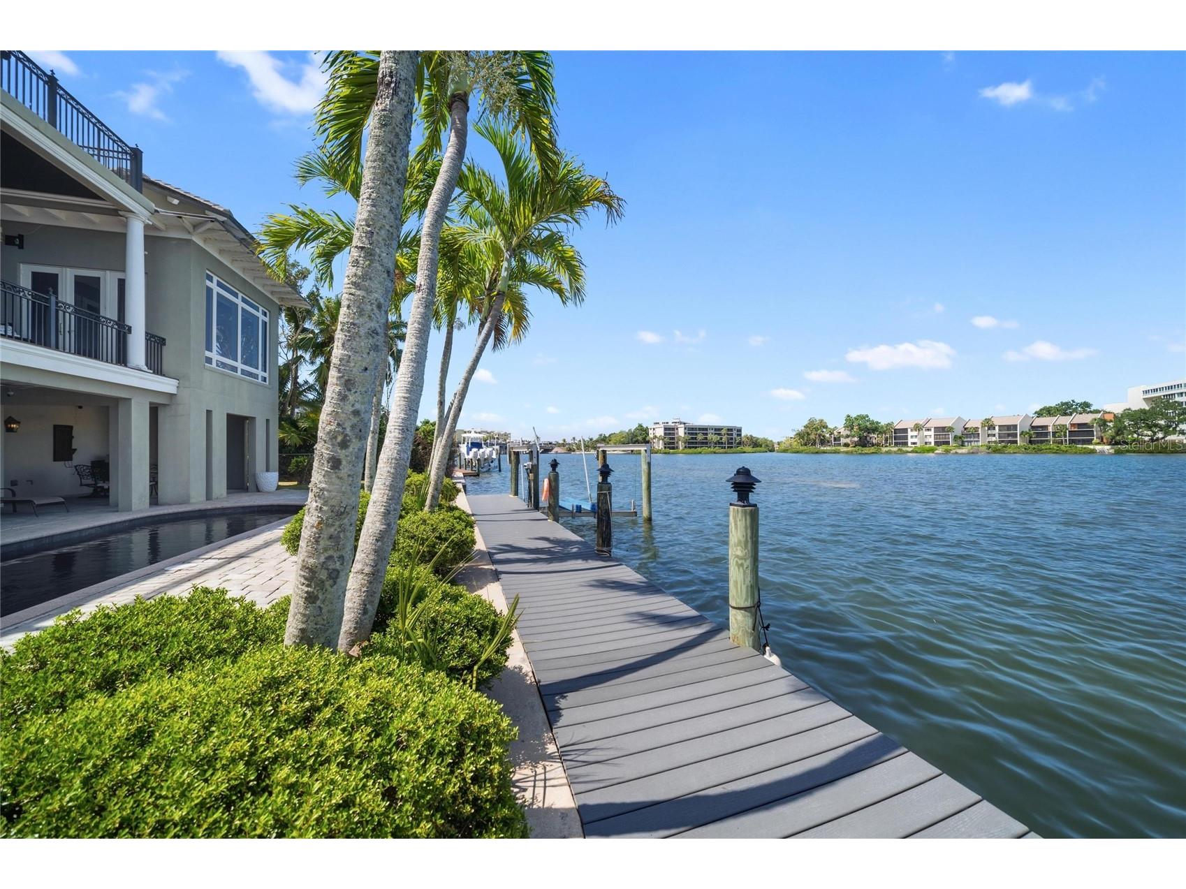 6438 Hollywood Boulevard Sarasota FL 34231 - SARASOTA BAY ICW A4693913 image96