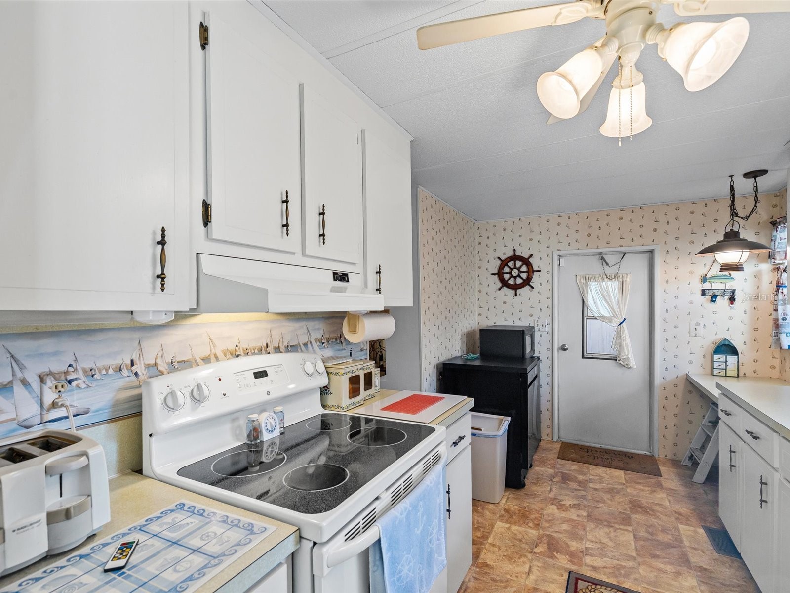 6439 Theresa Avenue Weeki Wachee FL 34607 W7883090 image12