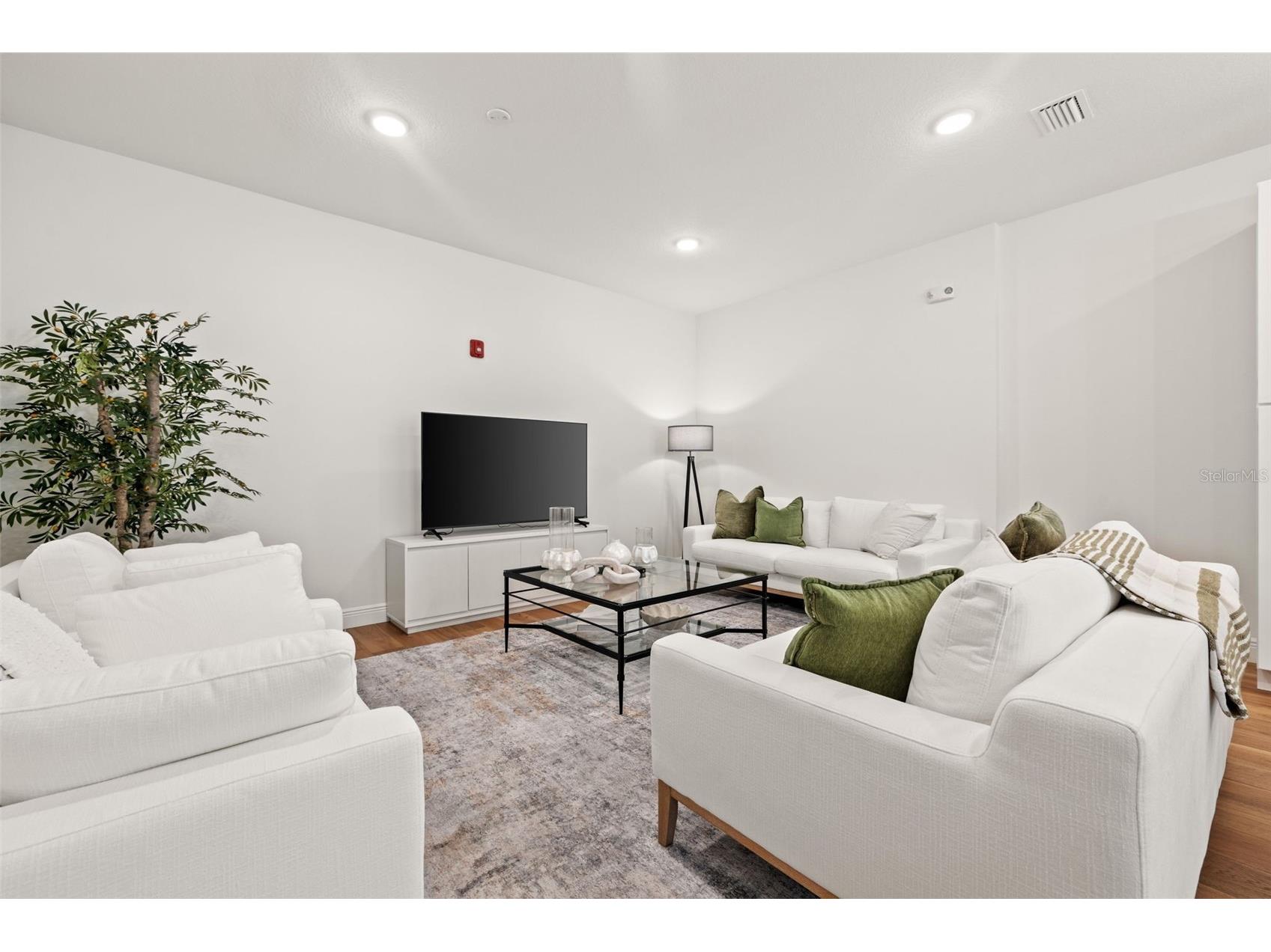 644 3rd Avenue S #202 Saint Petersburg FL 33701 TB8507629 image20