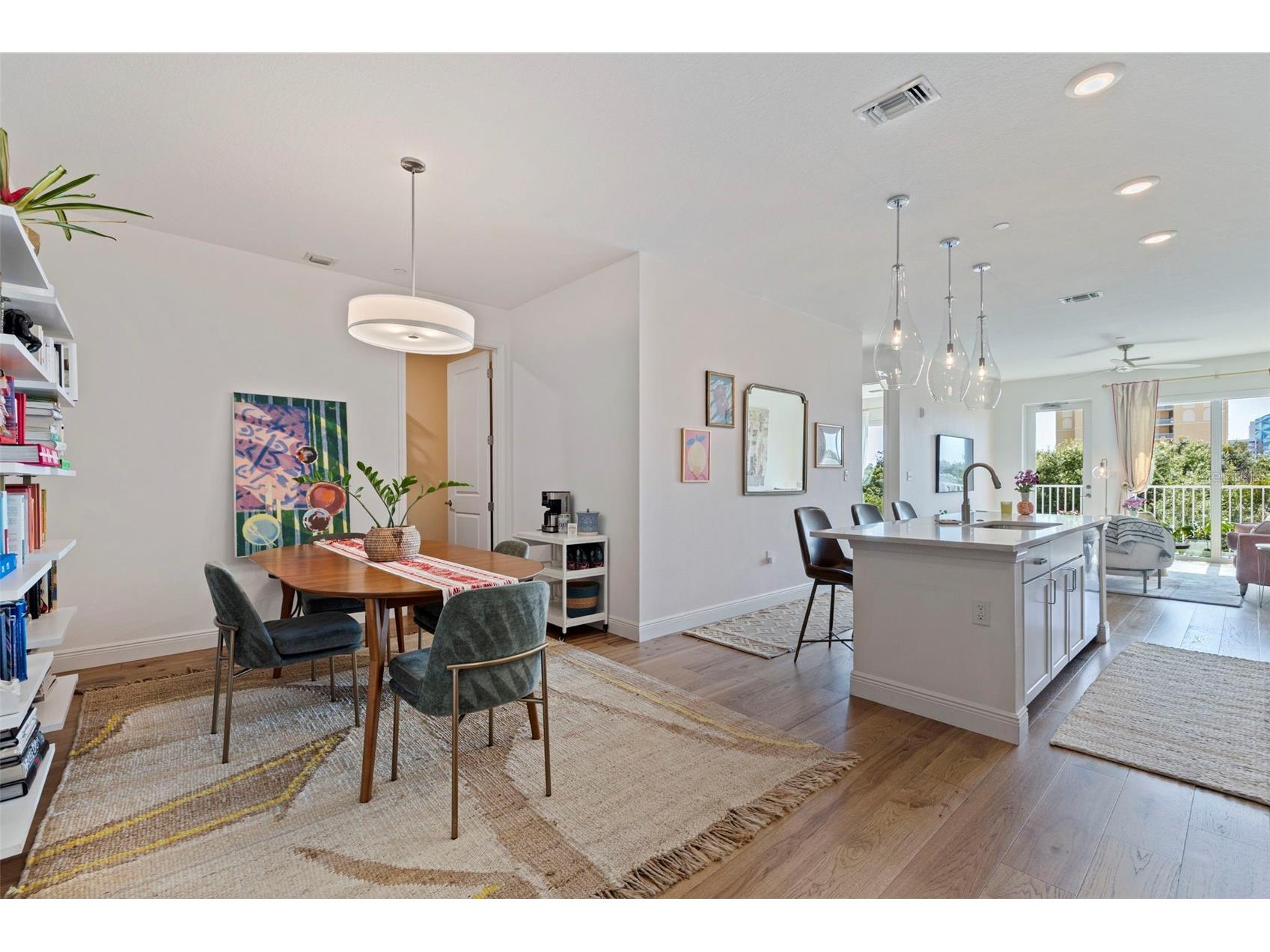 644 3rd Avenue S #403 Saint Petersburg FL 33701 TB8531364 image5