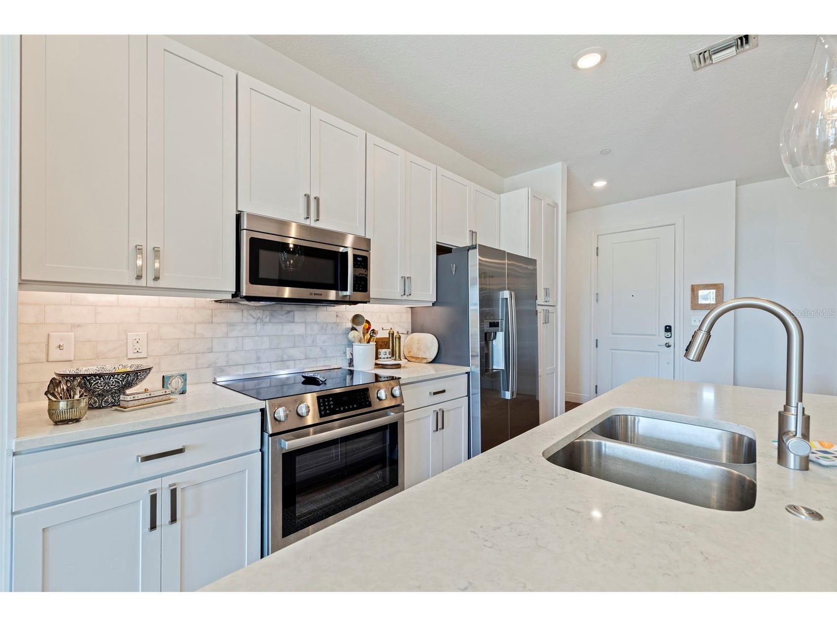 644 3rd Avenue S #403 Saint Petersburg FL 33701 TB8531364 image9