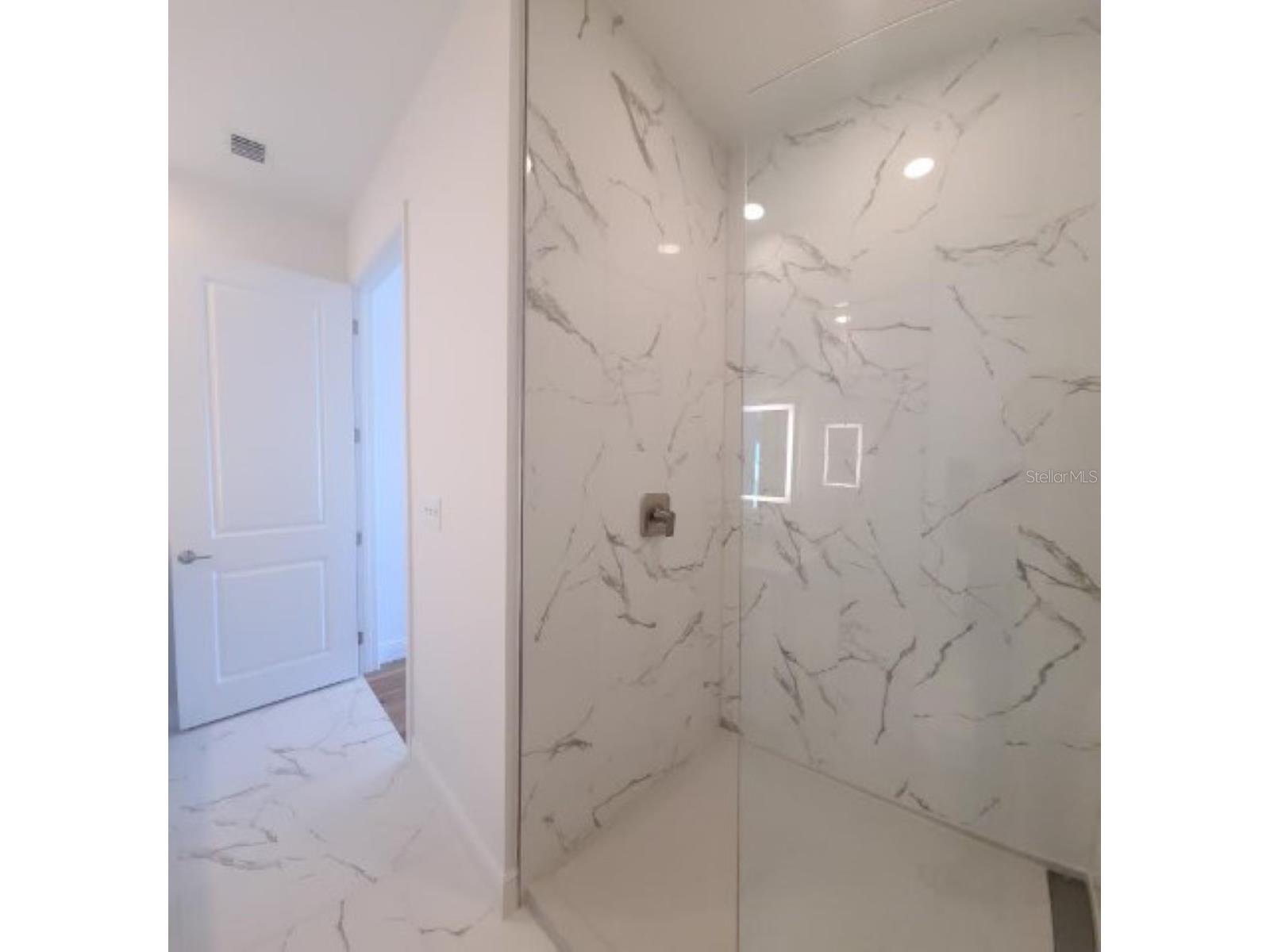 644 3rd Avenue S #408 Saint Petersburg FL 33701 TB8513855 image37