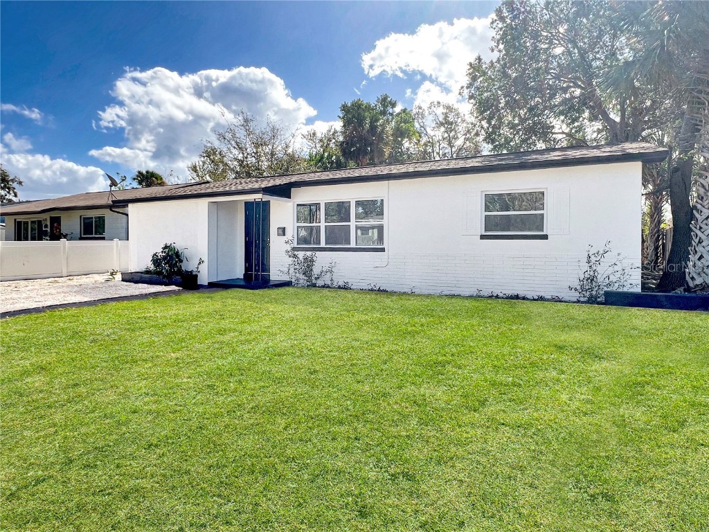 644 62nd Avenue S Saint Petersburg FL 33705 A4628112 image1