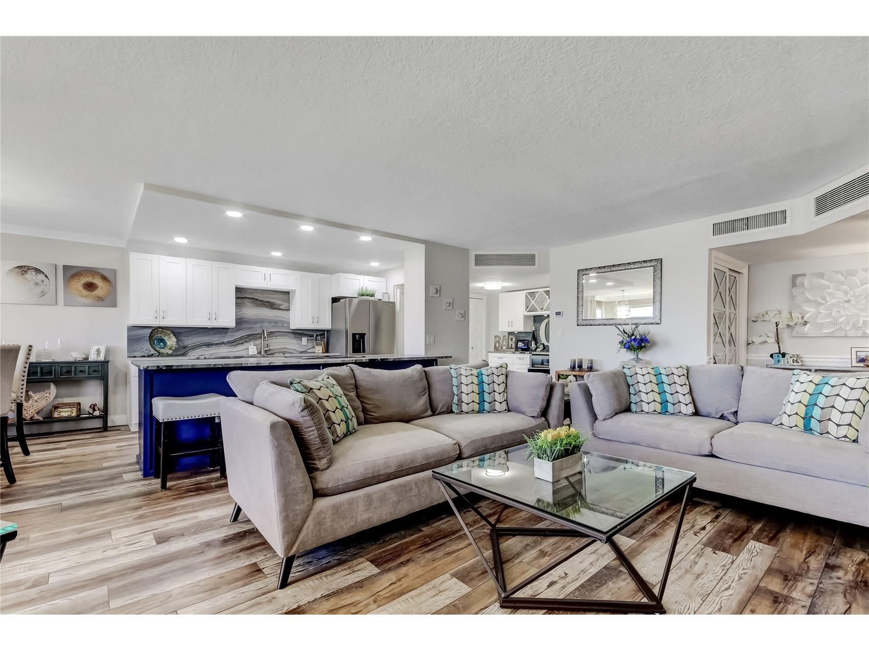 644 Island Way #101 Clearwater Beach FL 33767 - MANDALAY CHANNEL TB8461679 image10