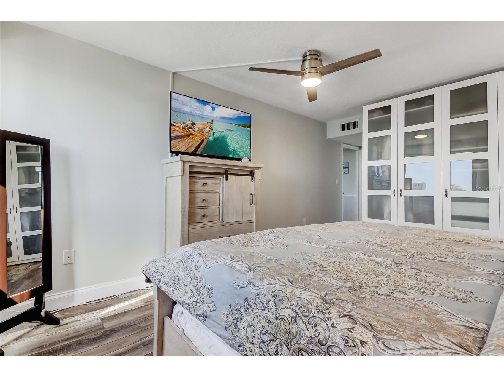 644 Island Way #101 Clearwater Beach FL 33767 - MANDALAY CHANNEL TB8461679 image39